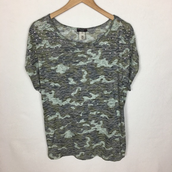 Cocomo Tops - Cocomo Woman Camo Top size 14/16